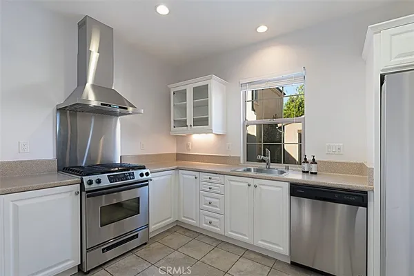 $4,050 | 8 Iceberg Rose, Irvine, CA 92620