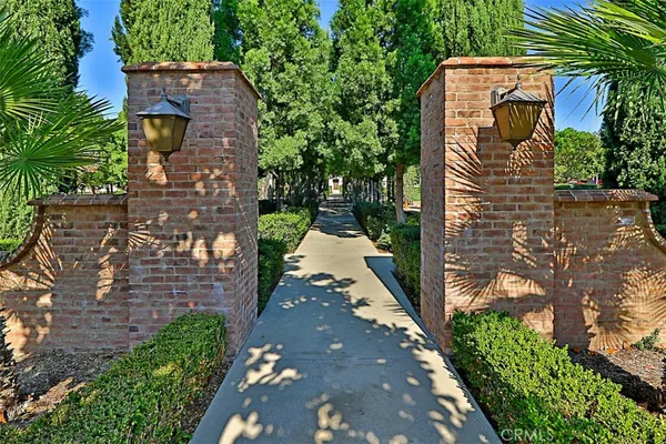 $4,050 | 8 Iceberg Rose, Irvine, CA 92620