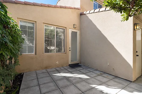 $4,050 | 8 Iceberg Rose, Irvine, CA 92620