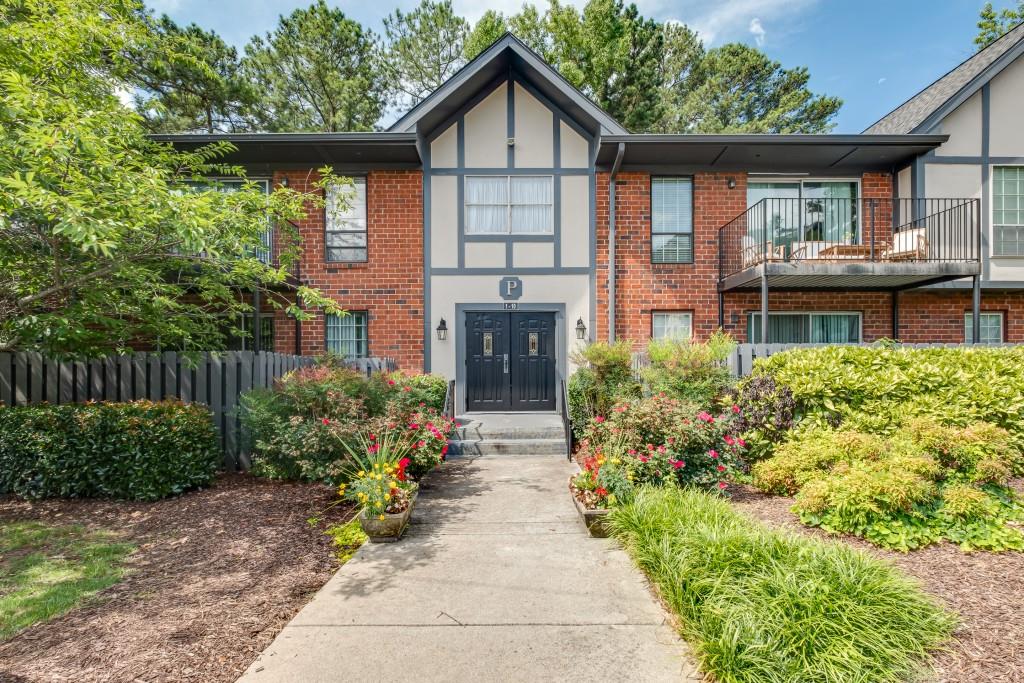 Welcome Home to 6851 Roswell Rd #P8