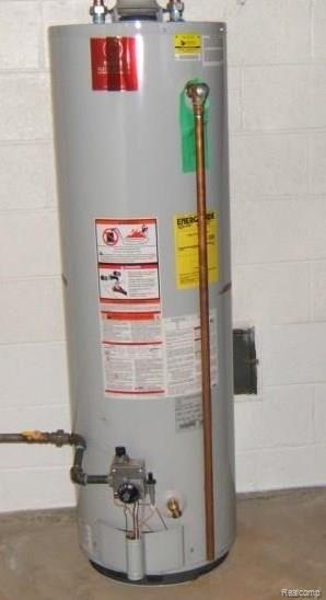 27207 Five Mile Road Redford, MI 48239 - Photo 25 of 28 Water heater manufactured in 2010!