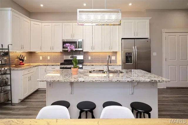 $375,000 | 2330 South 12th Street, Unit 102, St. Louis, MO 63104