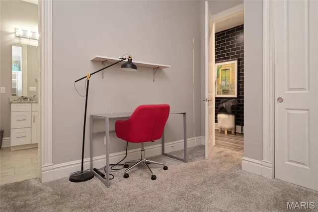 $375,000 | 2330 South 12th Street, Unit 102, St. Louis, MO 63104