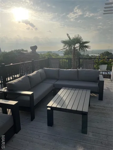 $375,000 | 2330 South 12th Street, Unit 102, St. Louis, MO 63104