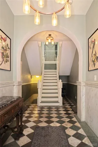 $375,000 | 2330 South 12th Street, Unit 102, St. Louis, MO 63104