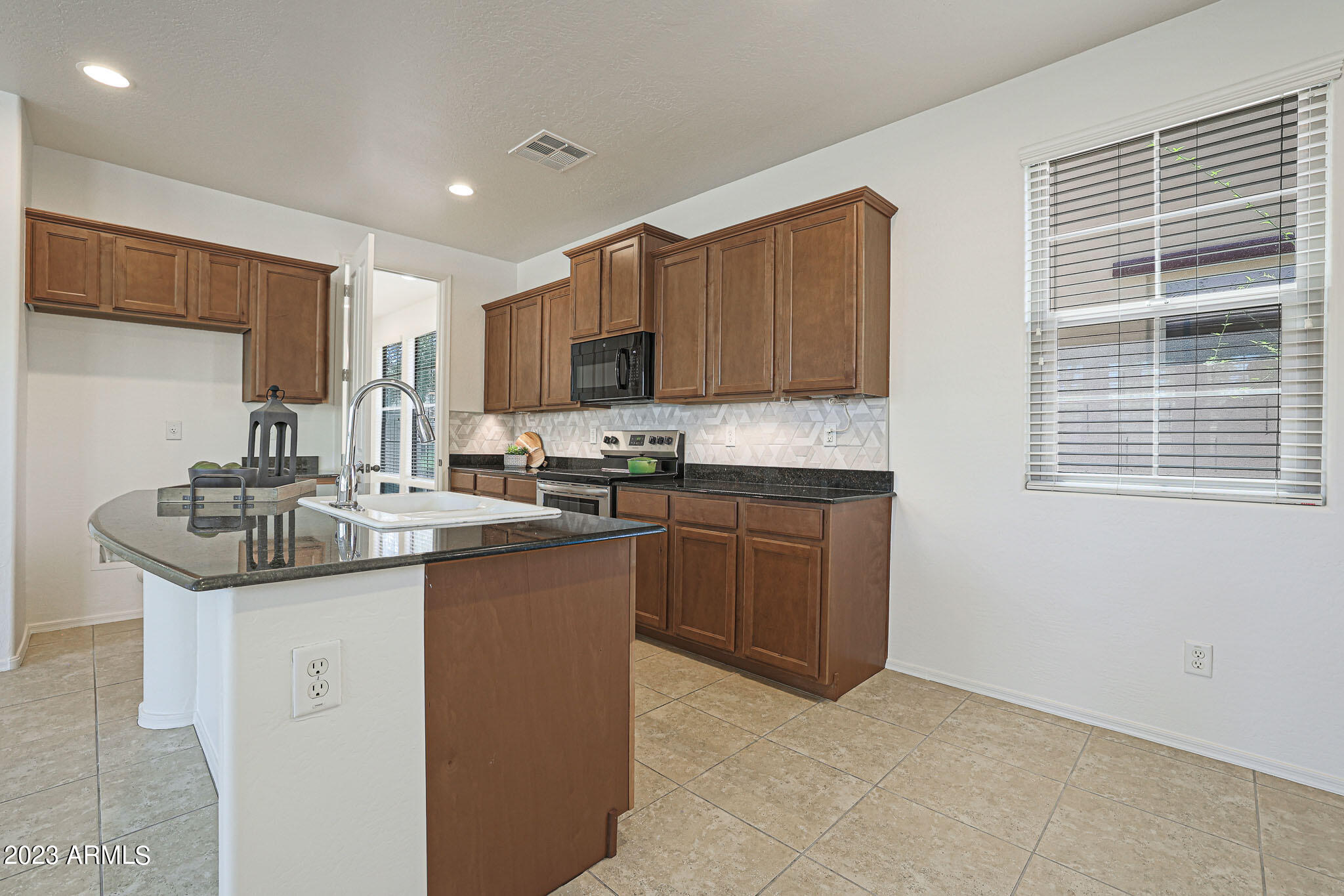 4085 North Point Ridge Road Buckeye, AZ 85396 - Photo 15 of 43 B (21)