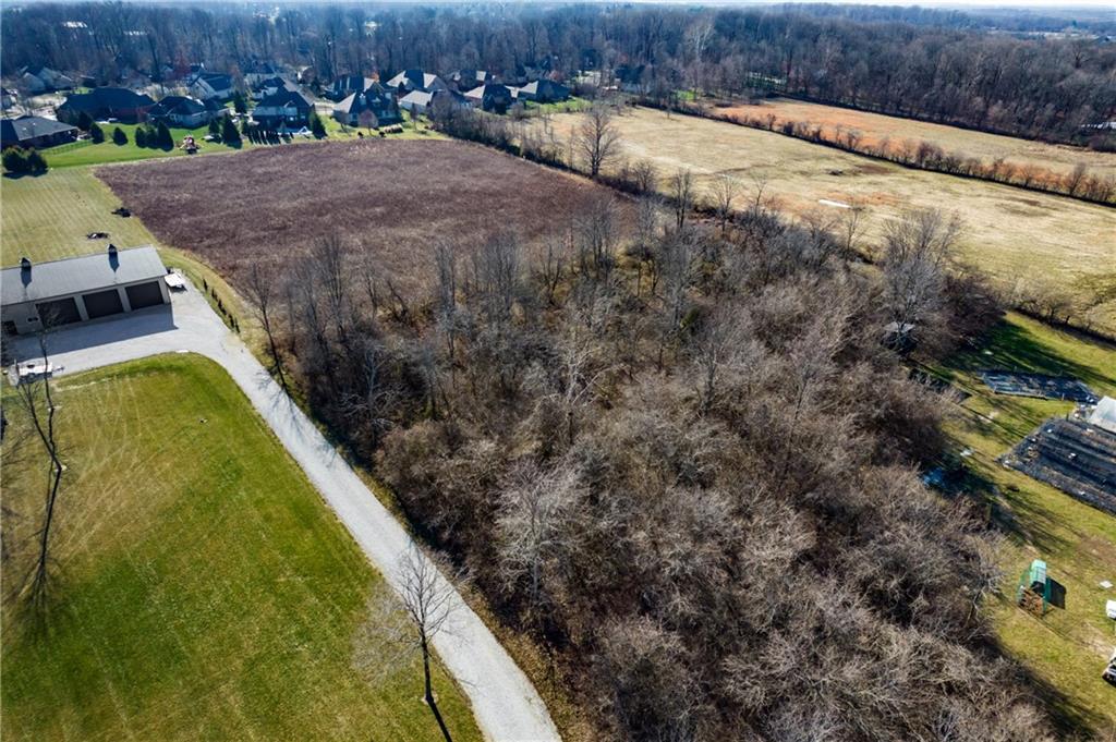 5325 Travis Road Greenwood, IN 46143 - Photo 9 of 11 Gallery Image 9