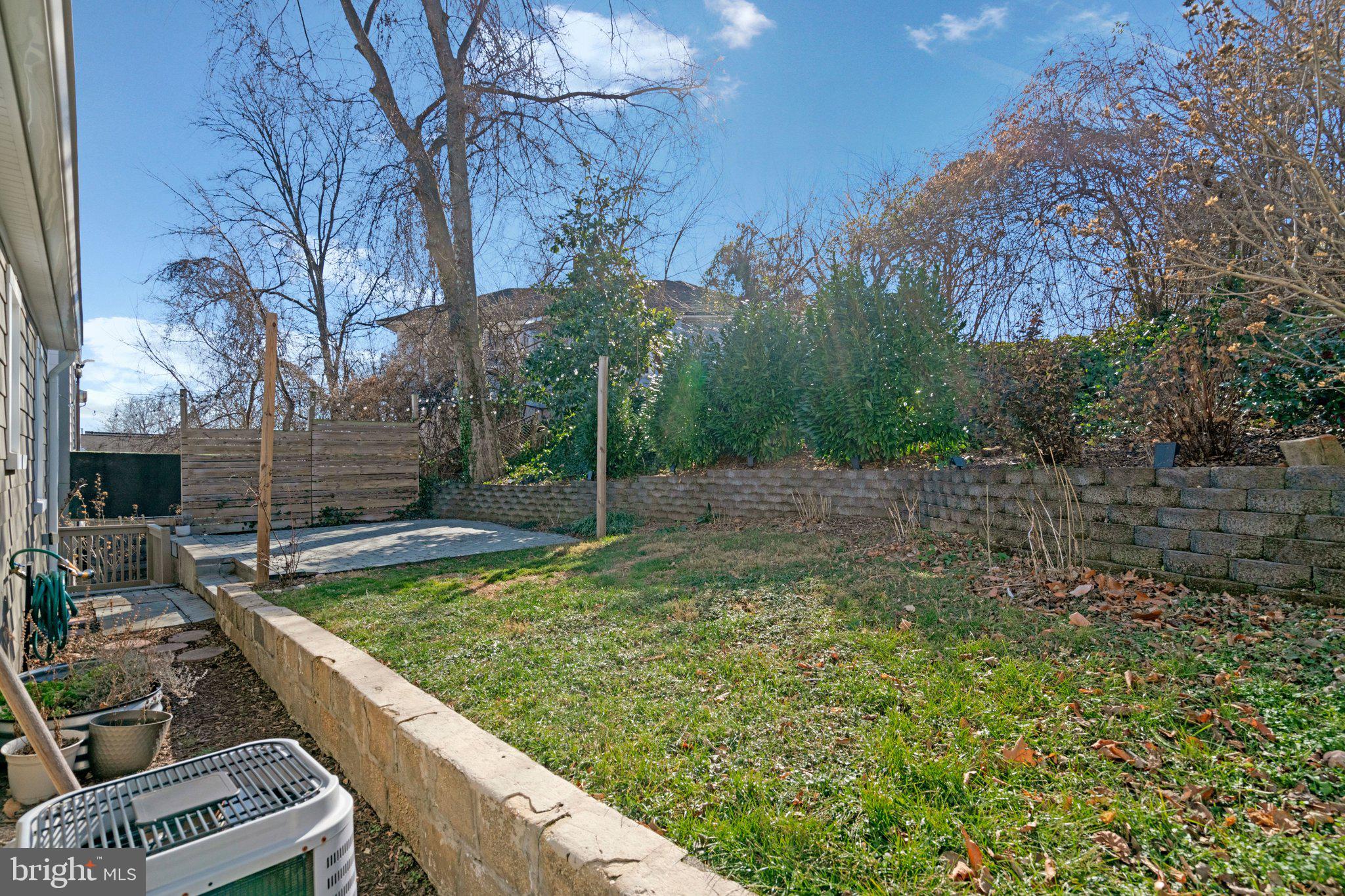 4140 21st Road North Arlington, VA 22207 - Photo 28 of 30 a view of a backyard with plants and a patio