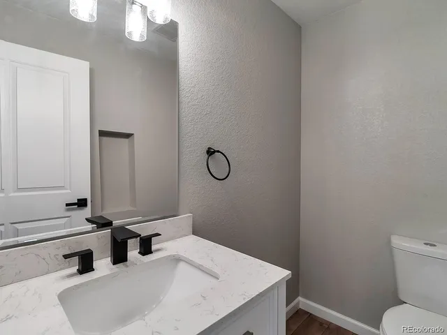 $2,850 | 1655 Oakland Street, Aurora, CO 80010