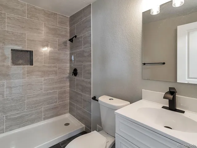 $2,850 | 1655 Oakland Street, Aurora, CO 80010