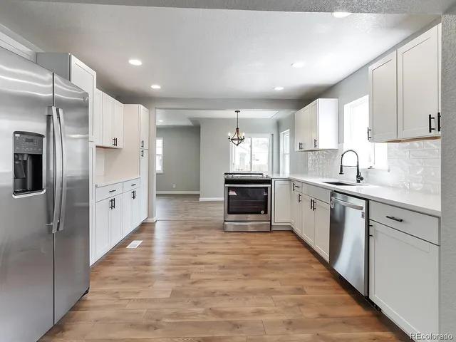 $2,850 | 1655 Oakland Street, Aurora, CO 80010