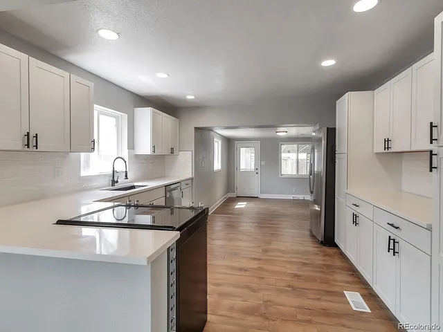 $2,850 | 1655 Oakland Street, Aurora, CO 80010