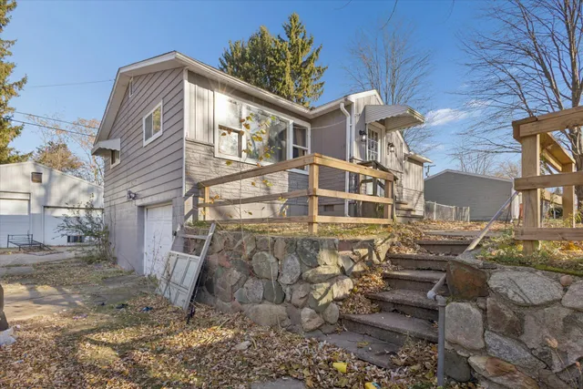 $239,000 | 9470 Peck Road, Greenville, MI 48838