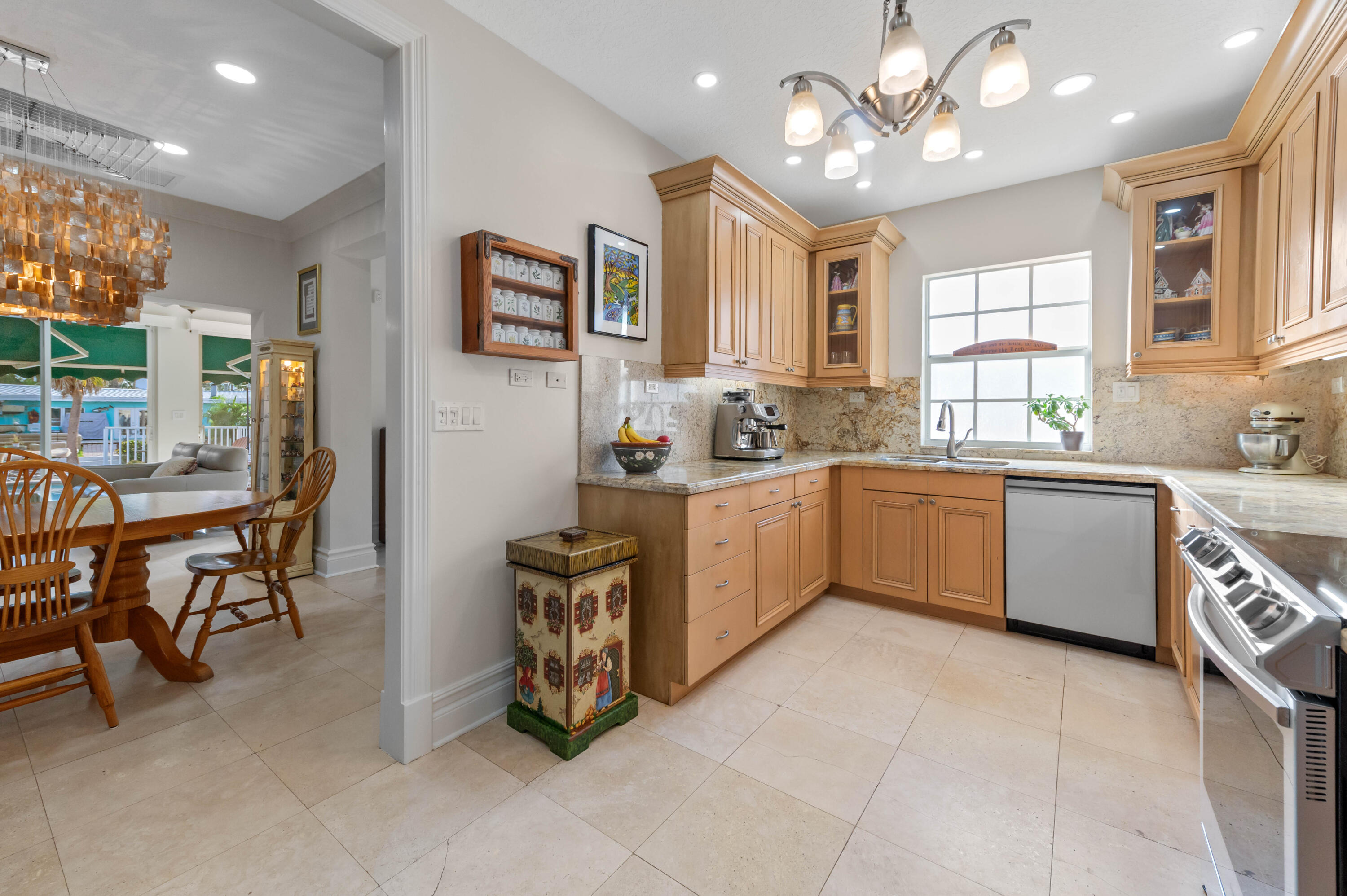 746 West Palmetto Park Road Boca Raton, FL 33486 - Photo 15 of 60 Kitchen