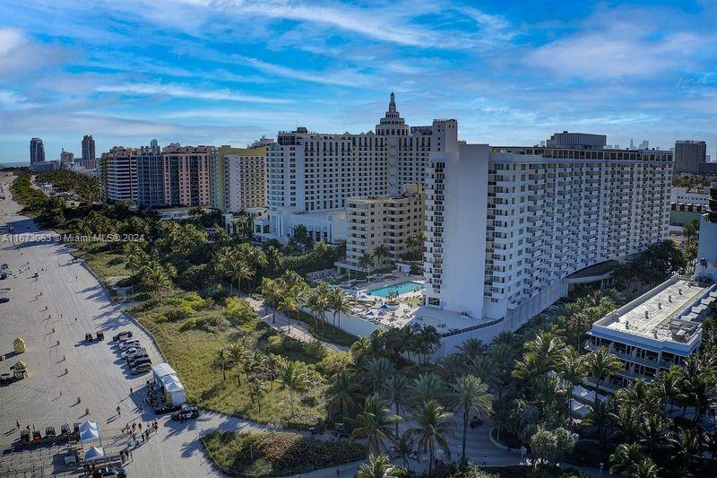 100 Lincoln Road, Unit 841 Miami Beach, FL 33139 - Photo 8 of 22 Gallery Image 8