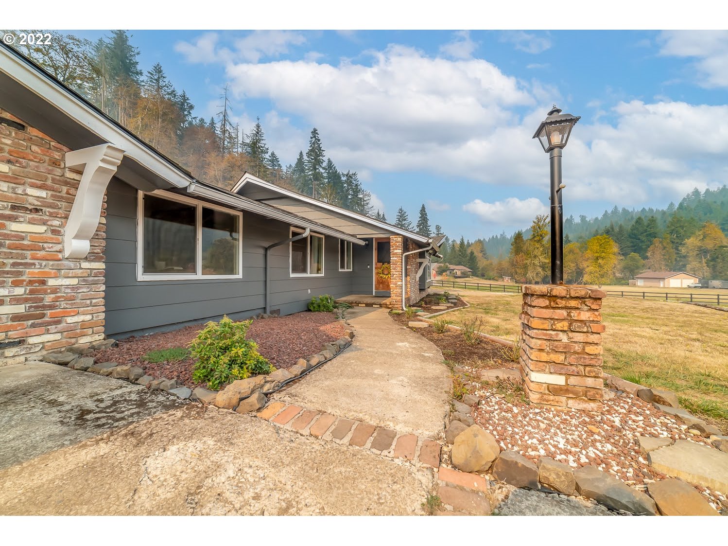 85128 Chezem Road Eugene, OR 97405 - Photo 2 of 32 Gallery Image 2