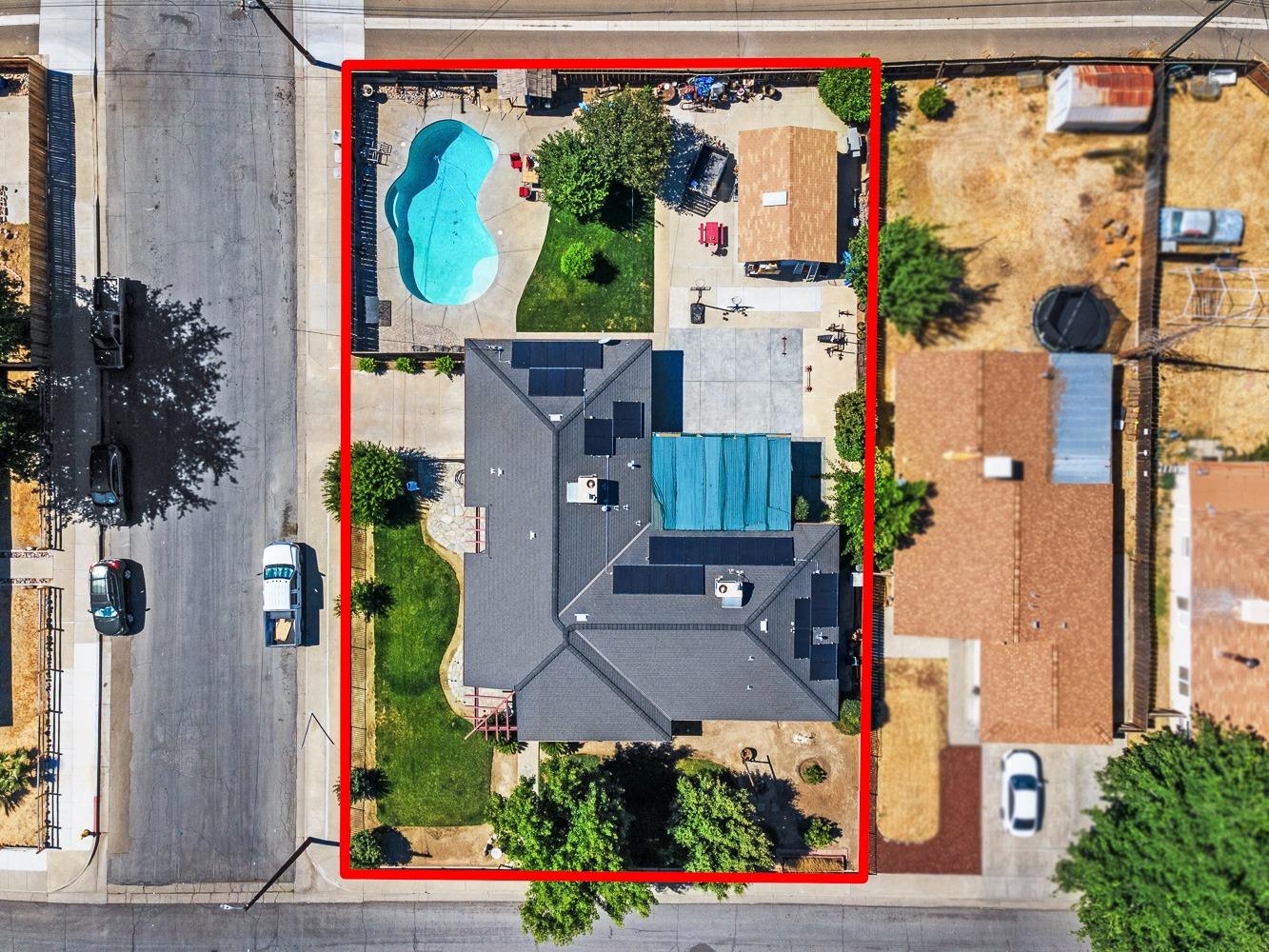 305 Monroe Street Coalinga, CA 93210 - Photo 49 of 53 an aerial view of a houses with street