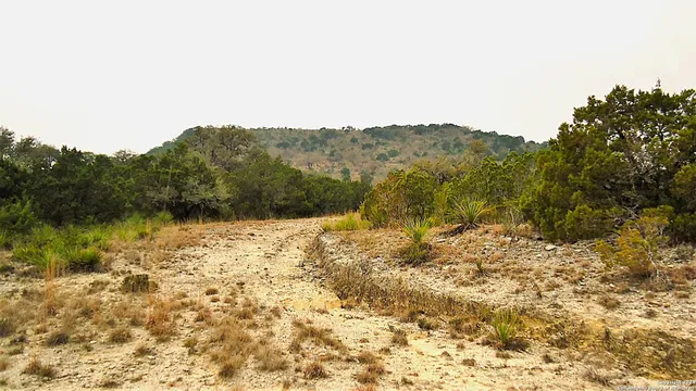 $89,900 | 137 Middle Road, Rio Frio, TX 78879