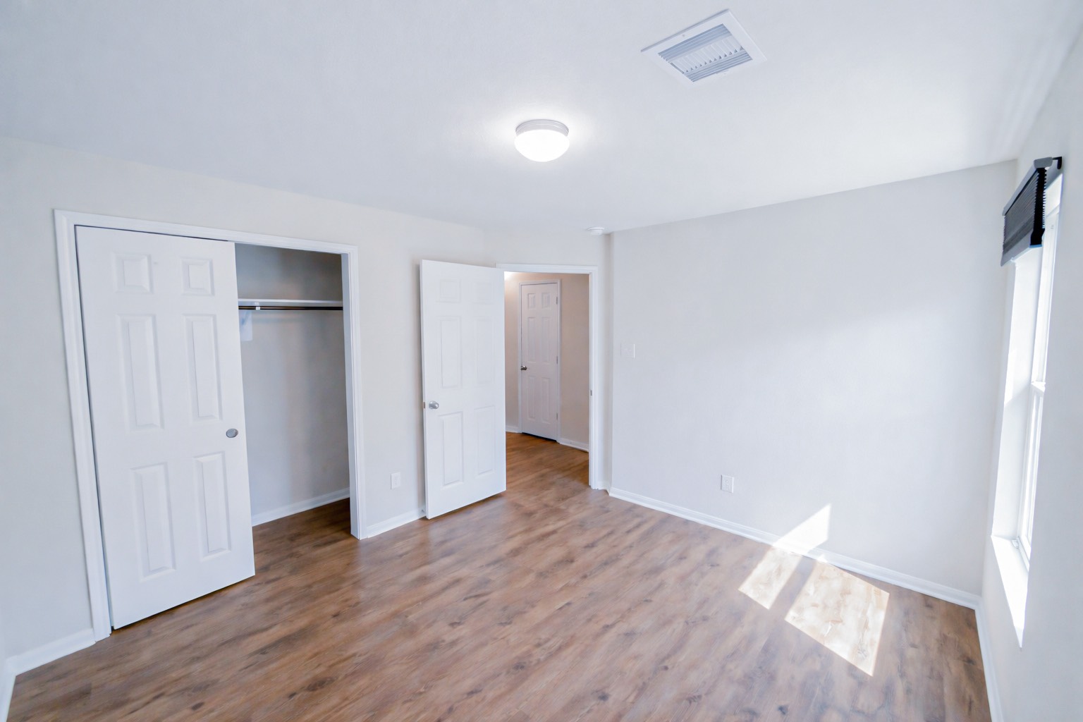 3323 Winchester Rnch Trail Katy, TX 77493 - Photo 13 of 22 This room features high ceilings that create an airy feel, along with plenty of wall space for flexible furniture arrangments.