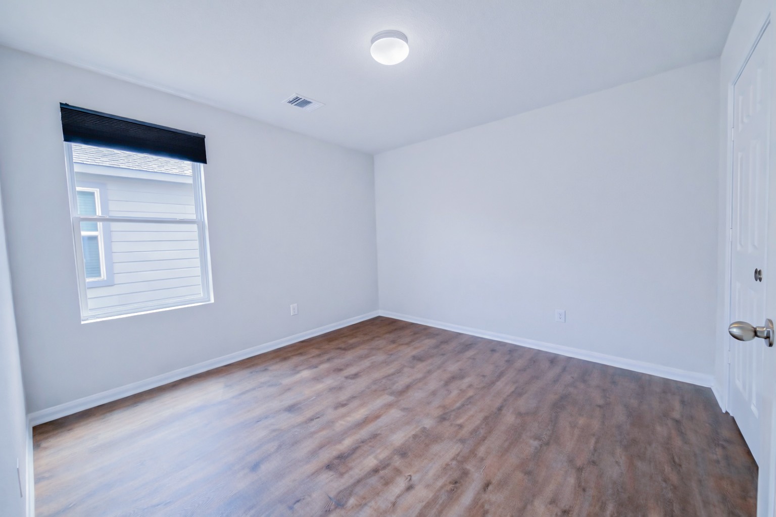 3323 Winchester Rnch Trail Katy, TX 77493 - Photo 14 of 22 This space features a large window that brings in natural light, creating a comfortable and inviting atmosphere.