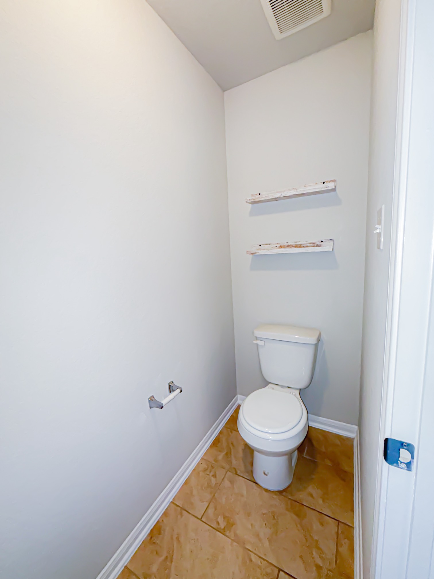3323 Winchester Rnch Trail Katy, TX 77493 - Photo 15 of 22 Clean and functional secondary bathroom space featuring a simple and practical layout.