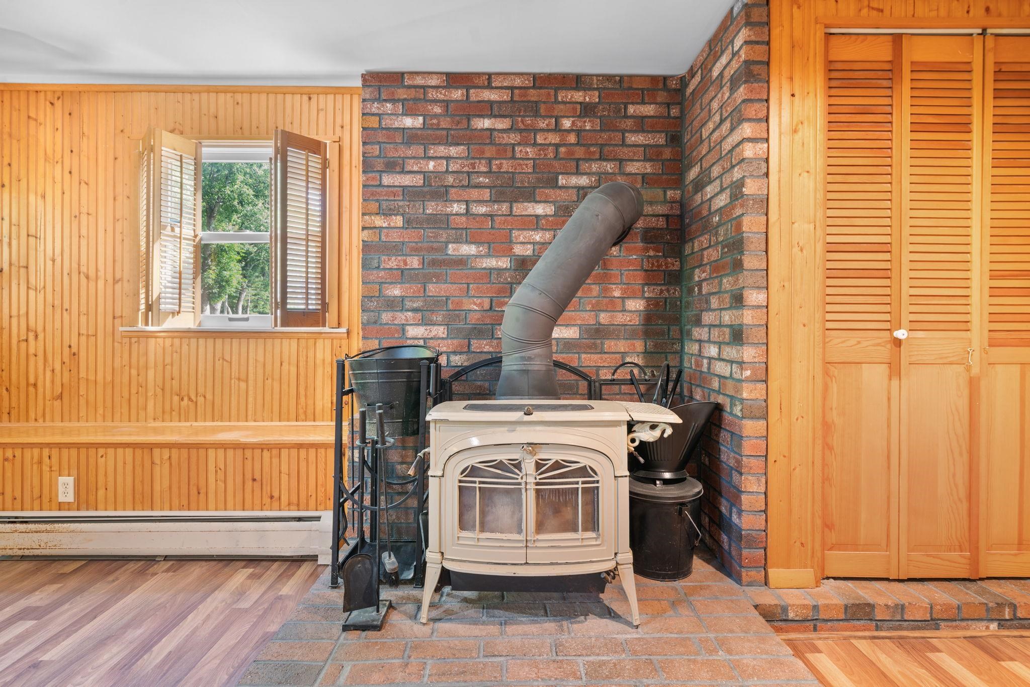 23 Mid. Dunstable Road Nashua, NH 03062 - Photo 38 of 48