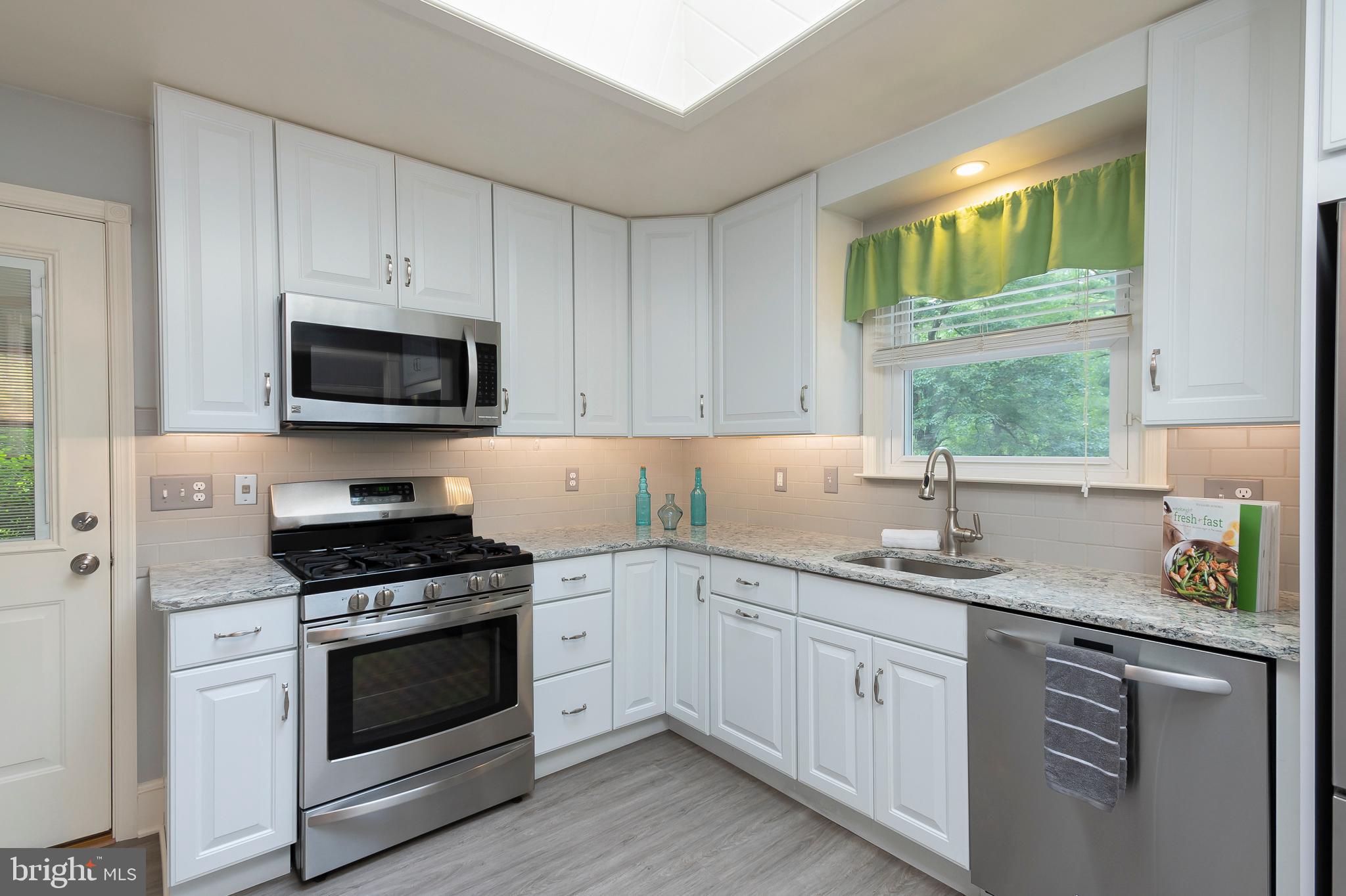 9890 Postwick Road Ellicott City, MD 21042 - Photo 11 of 41 Kitchen (alt view)