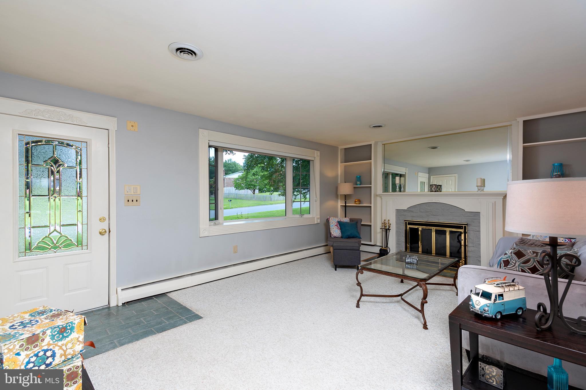 9890 Postwick Road Ellicott City, MD 21042 - Photo 6 of 41 Living Room