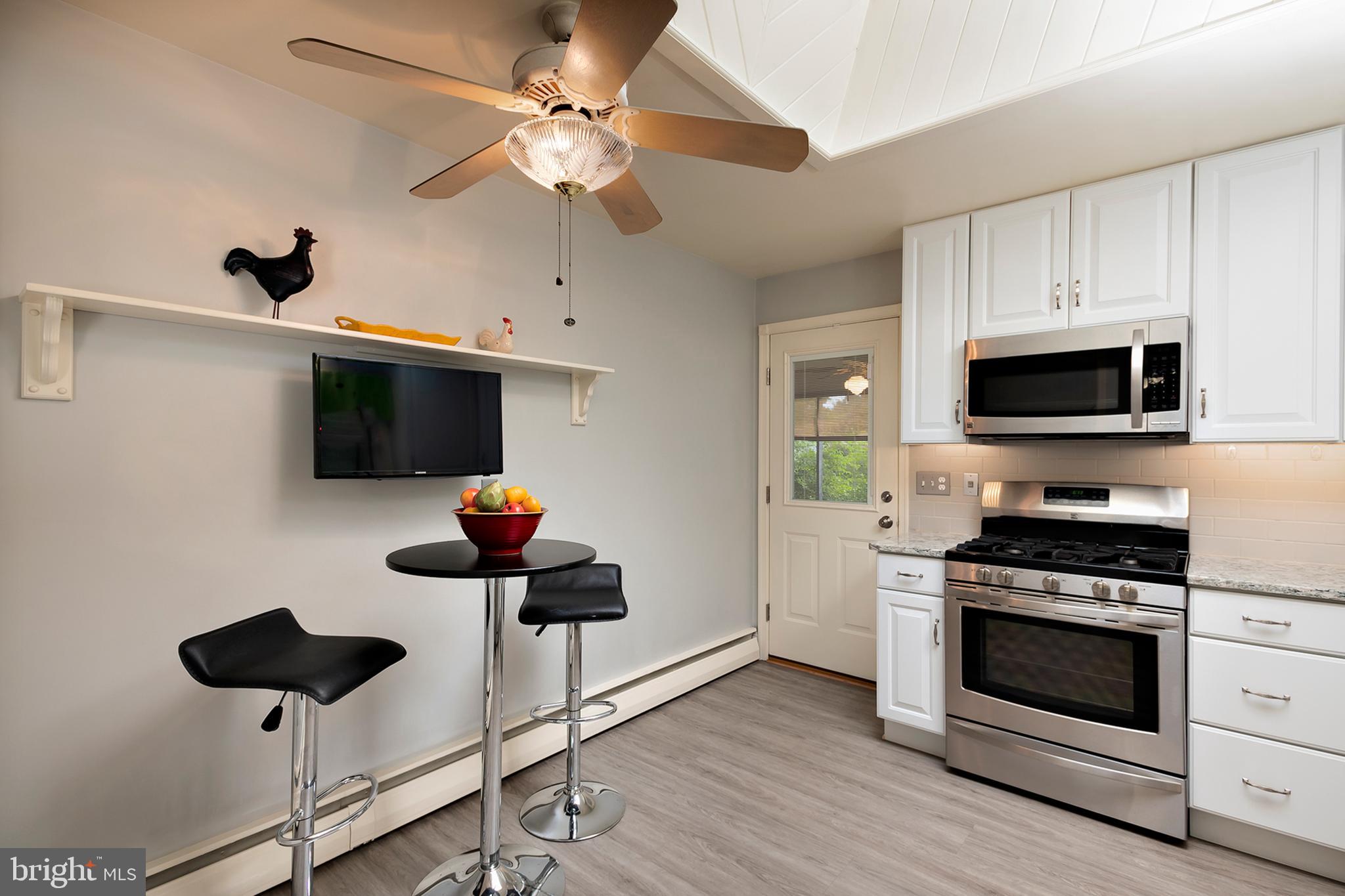 9890 Postwick Road Ellicott City, MD 21042 - Photo 9 of 41 Kitchen Breakfast Area