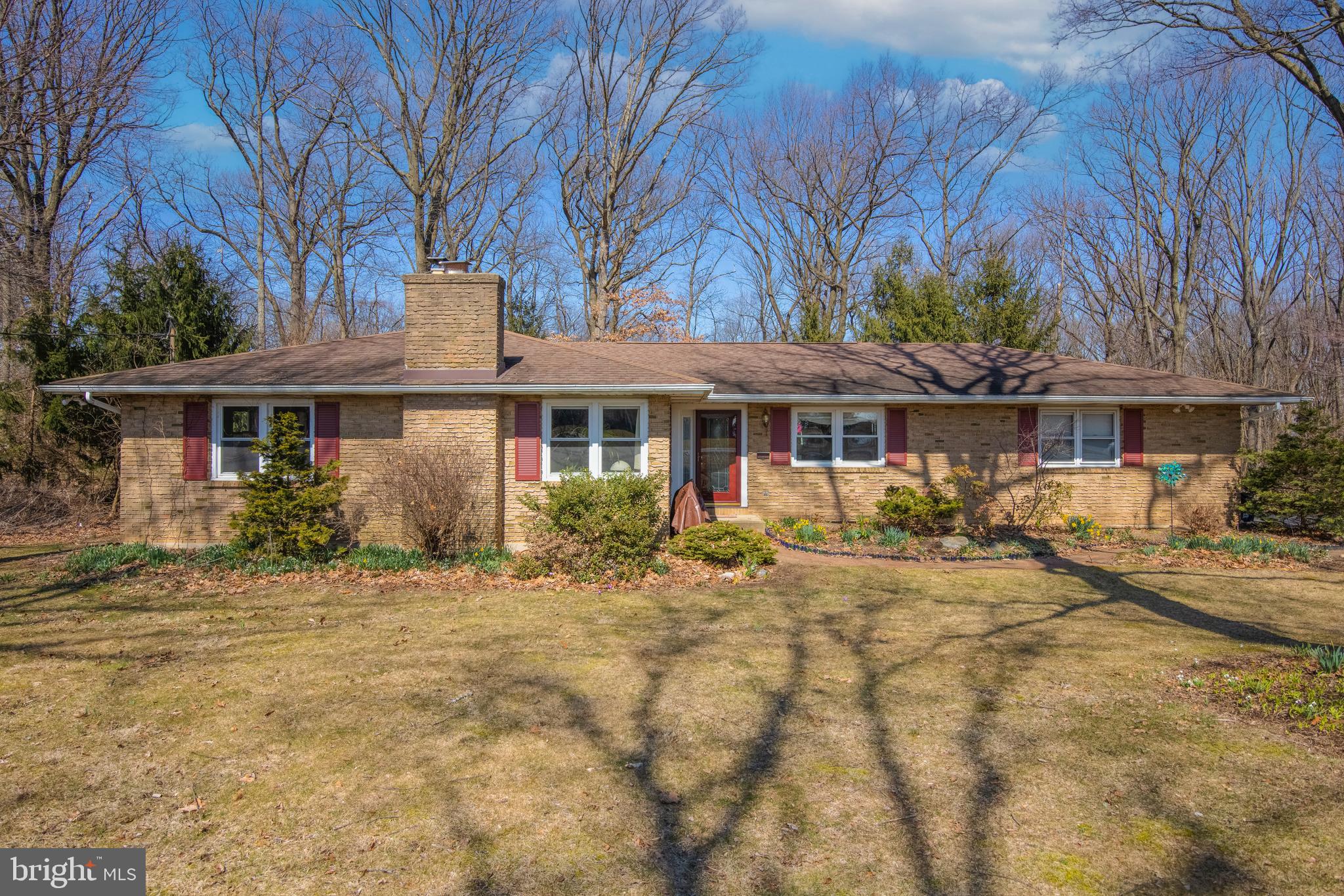 6325 Hilltop Road Orefield, PA 18069 - Photo 1 of 15 Gallery Image 1