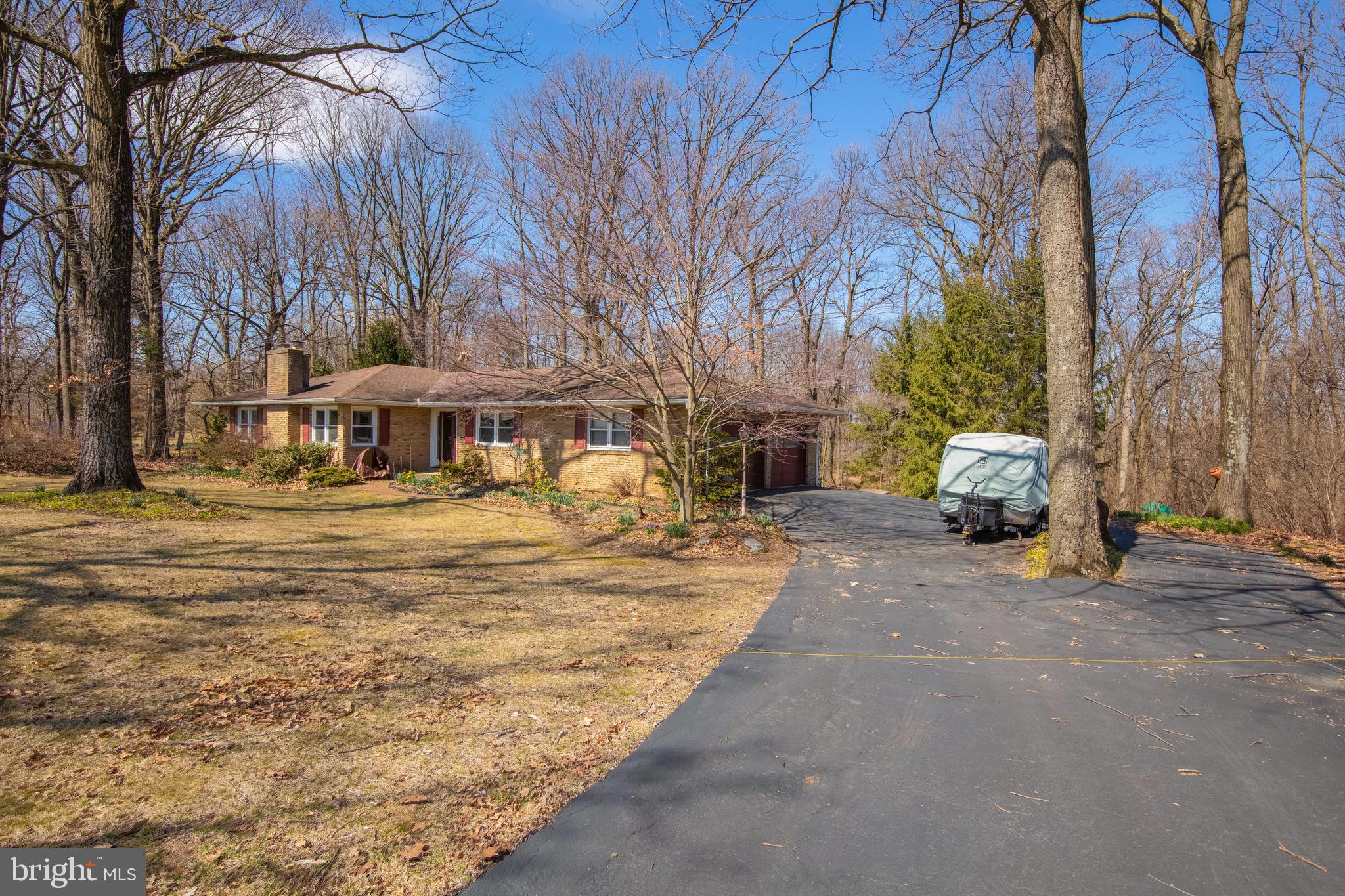 6325 Hilltop Road Orefield, PA 18069 - Photo 2 of 15 Gallery Image 2