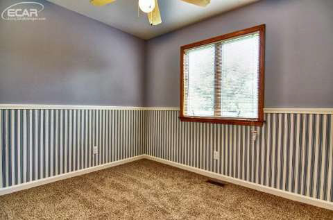 6497 Lapeer Road Burton, MI 48509 - Photo 26 of 39 20444937-25.JPG
