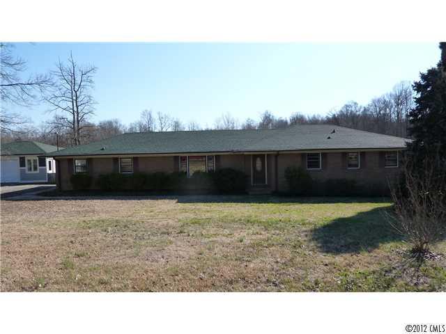 421 Fielding Road Charlotte, NC 28214 - Photo 1 of 16 Gallery Image 1