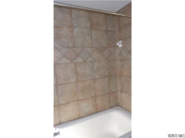 421 Fielding Road Charlotte, NC 28214 - Photo 11 of 16 Gallery Image 11