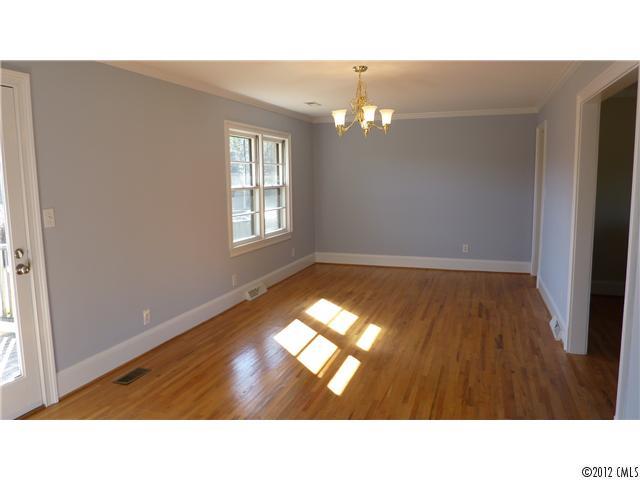 421 Fielding Road Charlotte, NC 28214 - Photo 4 of 16 Gallery Image 4