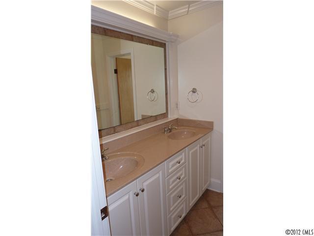 421 Fielding Road Charlotte, NC 28214 - Photo 10 of 16 Gallery Image 10