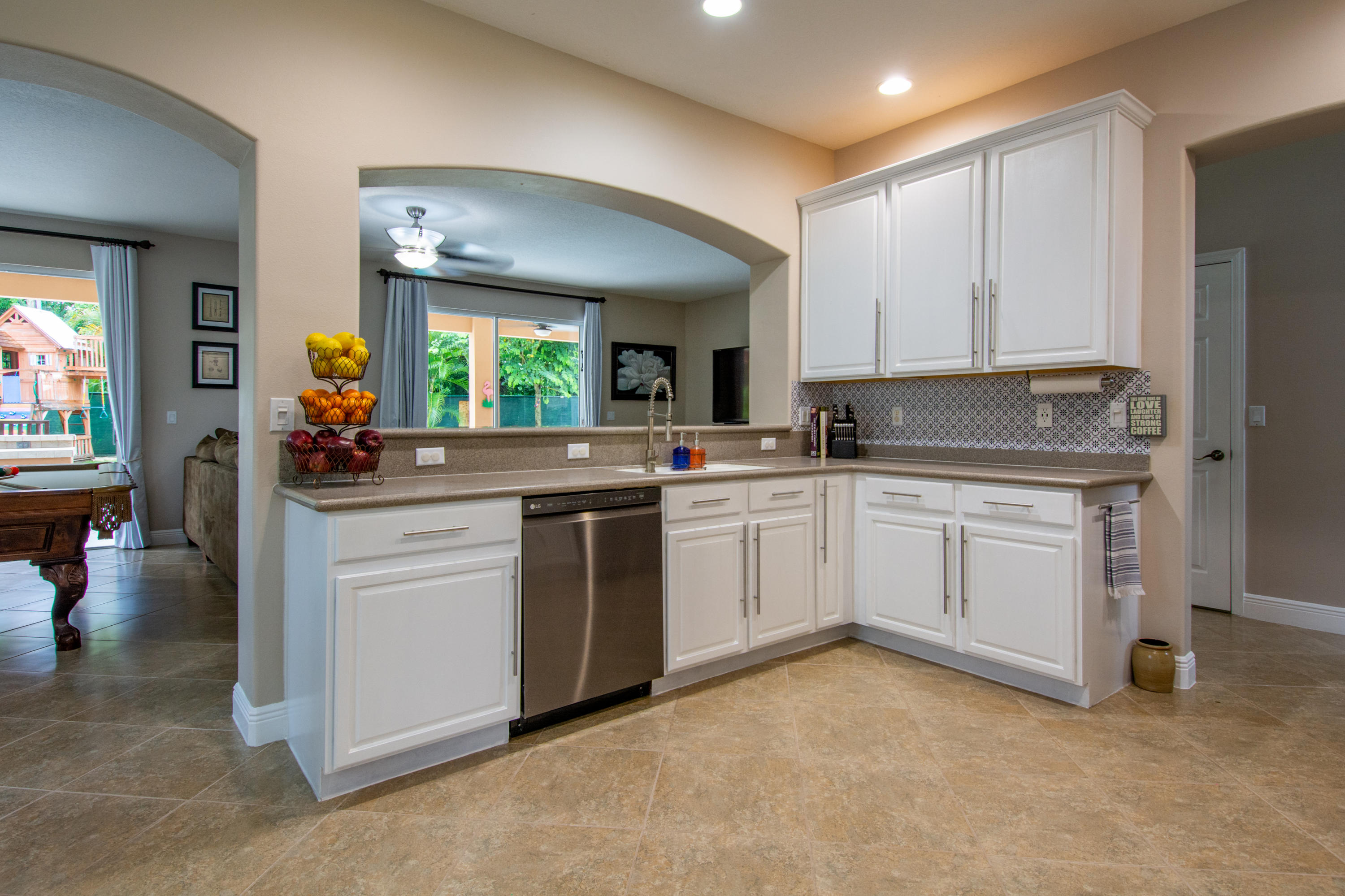 2178 Southwest Panther Trace Stuart, FL 34997 - Photo 18 of 57 05_Kitchen (1)