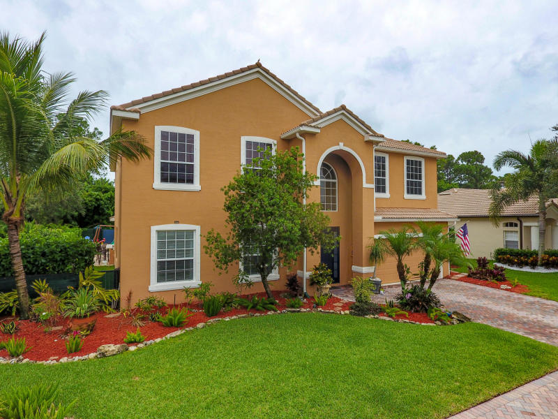 2178 Southwest Panther Trace Stuart, FL 34997 - Photo 5 of 57 20200607232017325108000000-o (1)