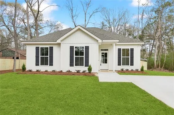 $295,900 | 71452 Gordon Avenue, Abita Springs, LA 70420