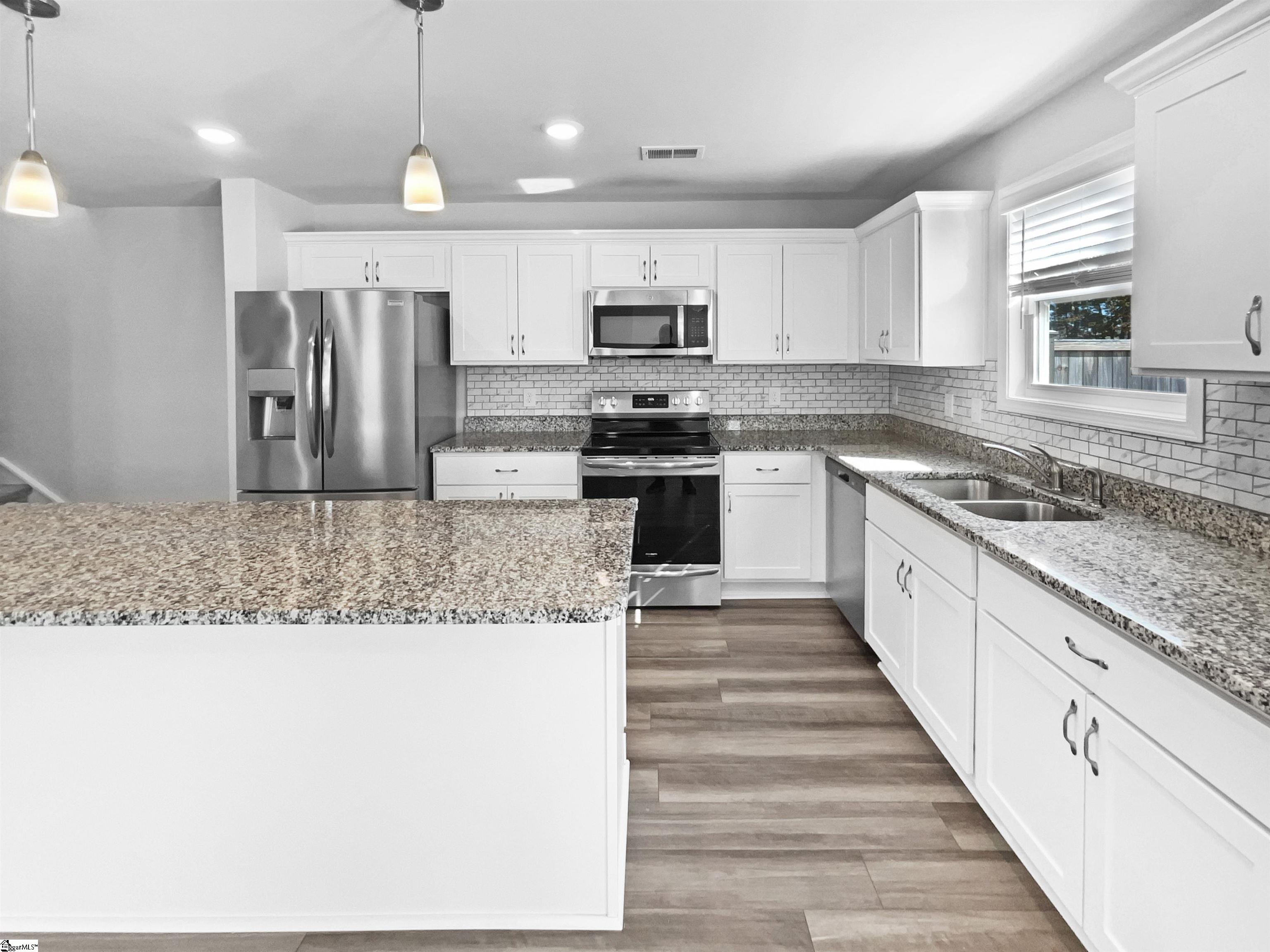 108 West Compass Way Easley, SC 29640 - Photo 4 of 21