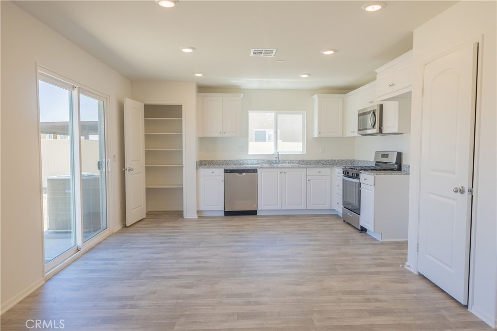 10156 Colten Rdg Street Adelanto, CA 92301 - Photo 9 of 47 Gallery Image 9