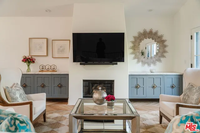 $1,798,000 | 1619 Artesia Boulevard, Unit A, Manhattan Beach, CA 90266