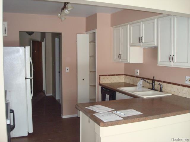 1687 Riverside Drive, Unit 48 Rochester Hills, MI 48309 - Photo 9 of 14