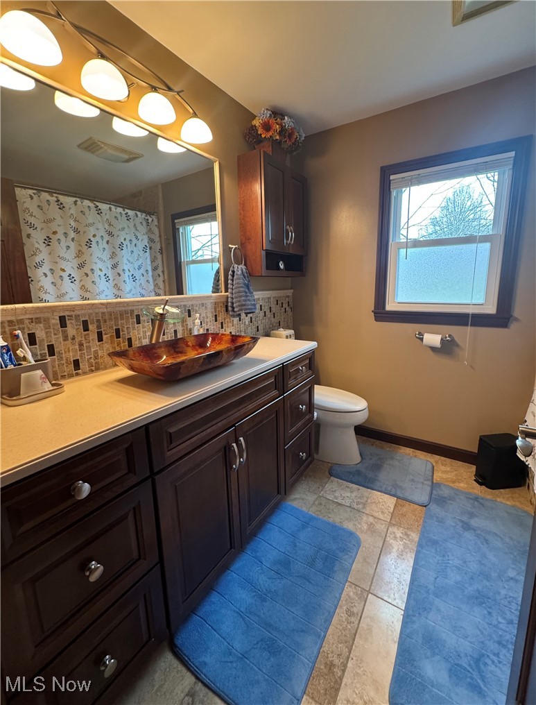 1803 Stillwagon Road Southeast Warren, OH 44484 - Photo 14 of 49 Main bath Kraftmaid