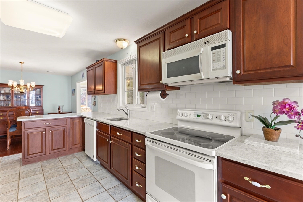 67 Kathleen Grant Road Easton, MA 02375 - Photo 23 of 35