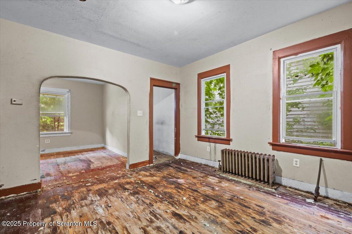 1057 Euclid Avenue Scranton, PA 18504 - Photo 5 of 30 24-Photo-23