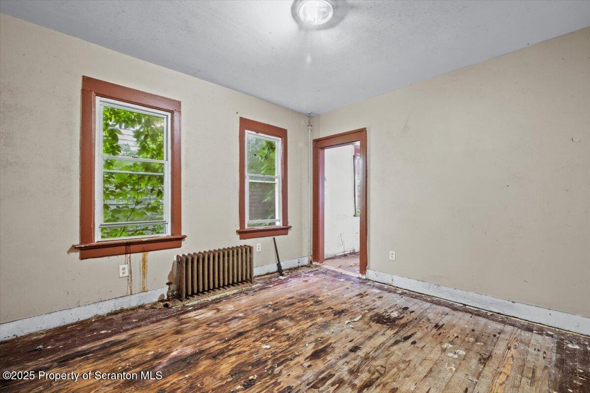 1057 Euclid Avenue Scranton, PA 18504 - Photo 6 of 30 25-Photo-24