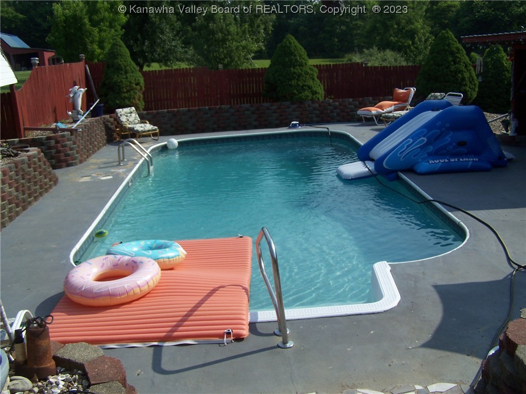 988 Happy Valley Road Southside, WV 25187 - Photo 6 of 35 Gallery Image 6