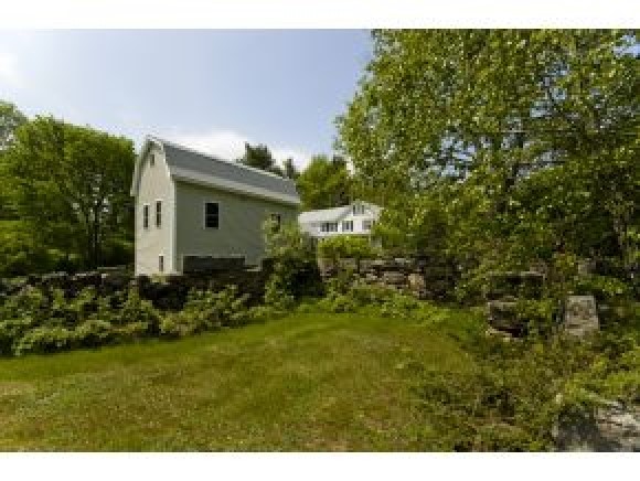 219 Raymond Road Deerfield, NH 03037 - Photo 5 of 27