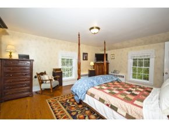 219 Raymond Road Deerfield, NH 03037 - Photo 9 of 27
